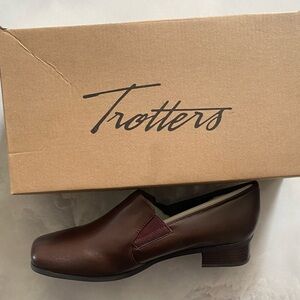 Trotters Men's Dark Brown Slip-On Loafers